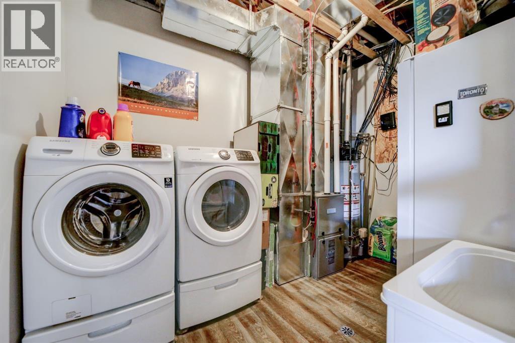 3005 214 Street - 37