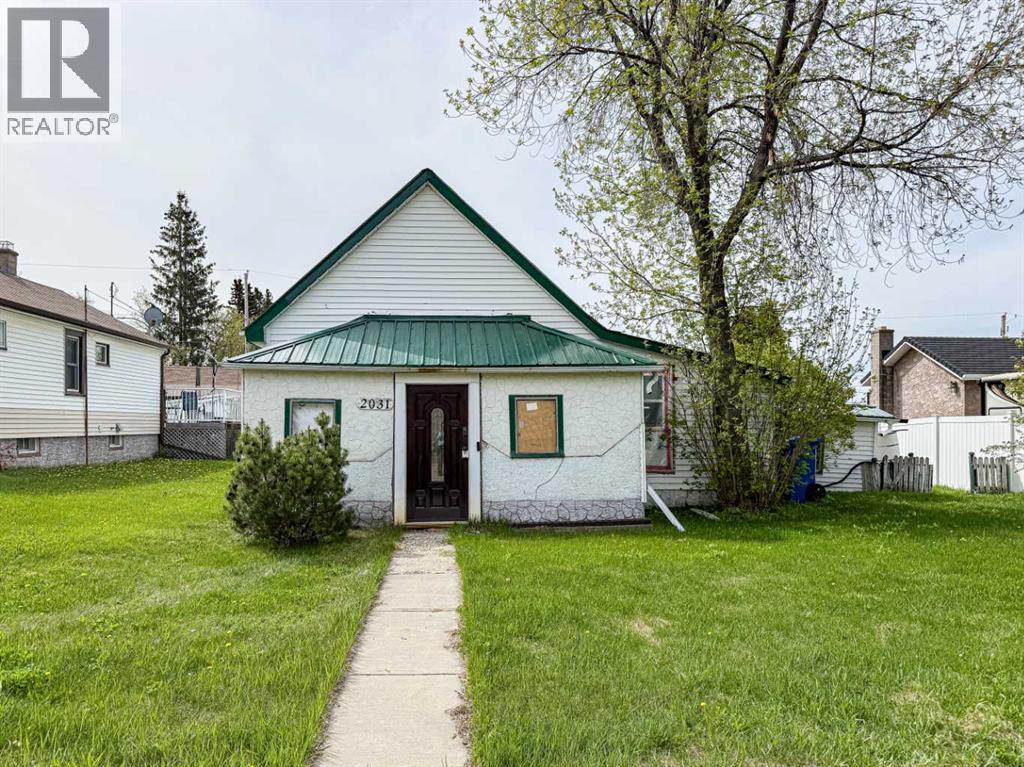2031 18 Avenue - 1