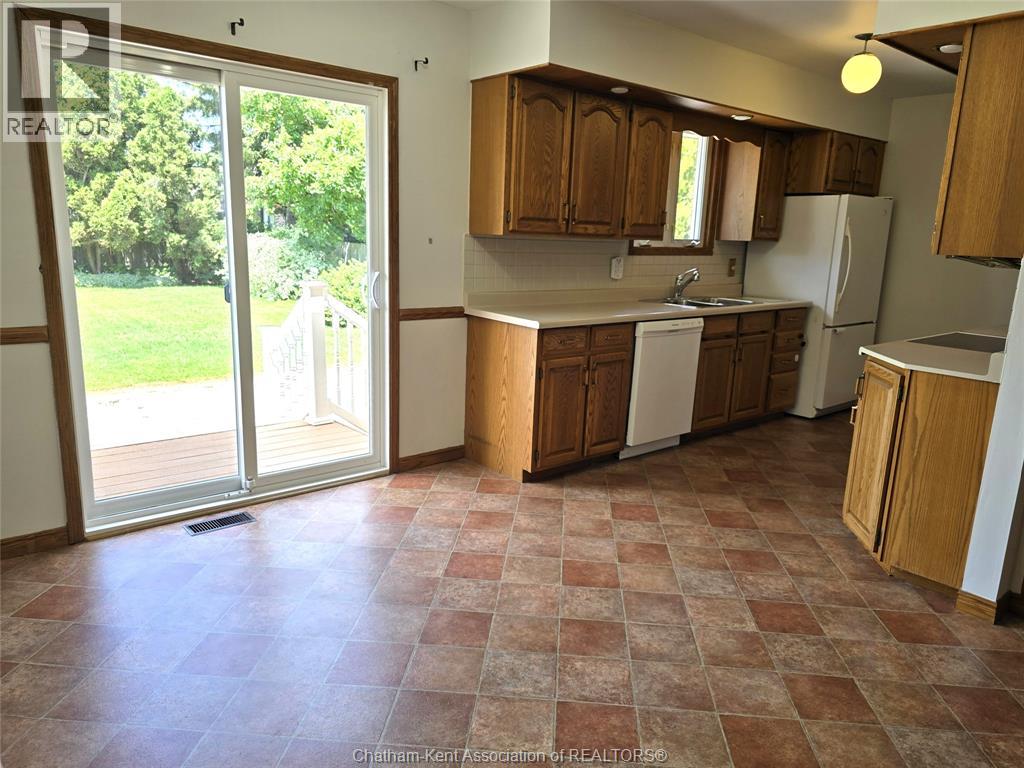 83 HOLLAND AVENUE - 13