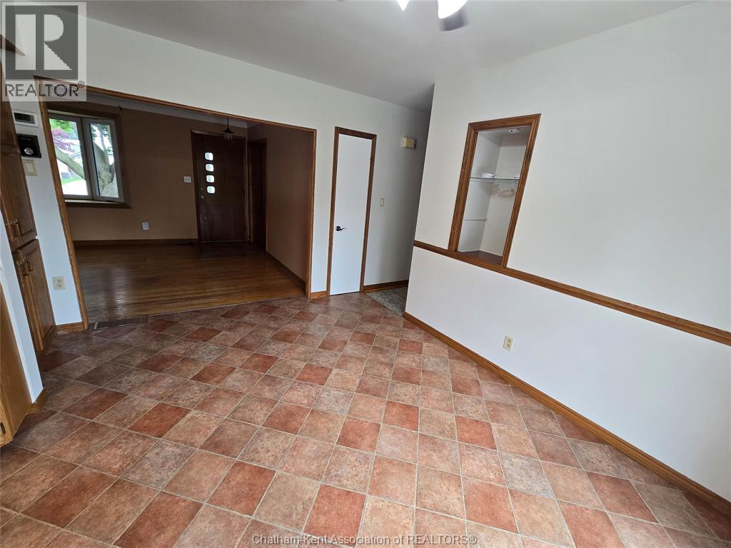 83 HOLLAND AVENUE - 14
