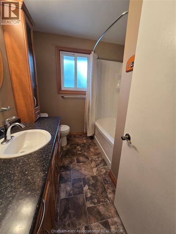 83 HOLLAND AVENUE - 17