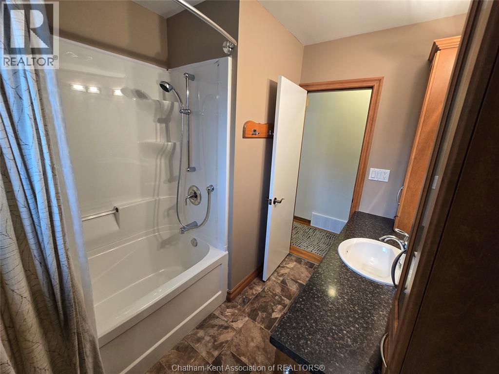 83 HOLLAND AVENUE - 18