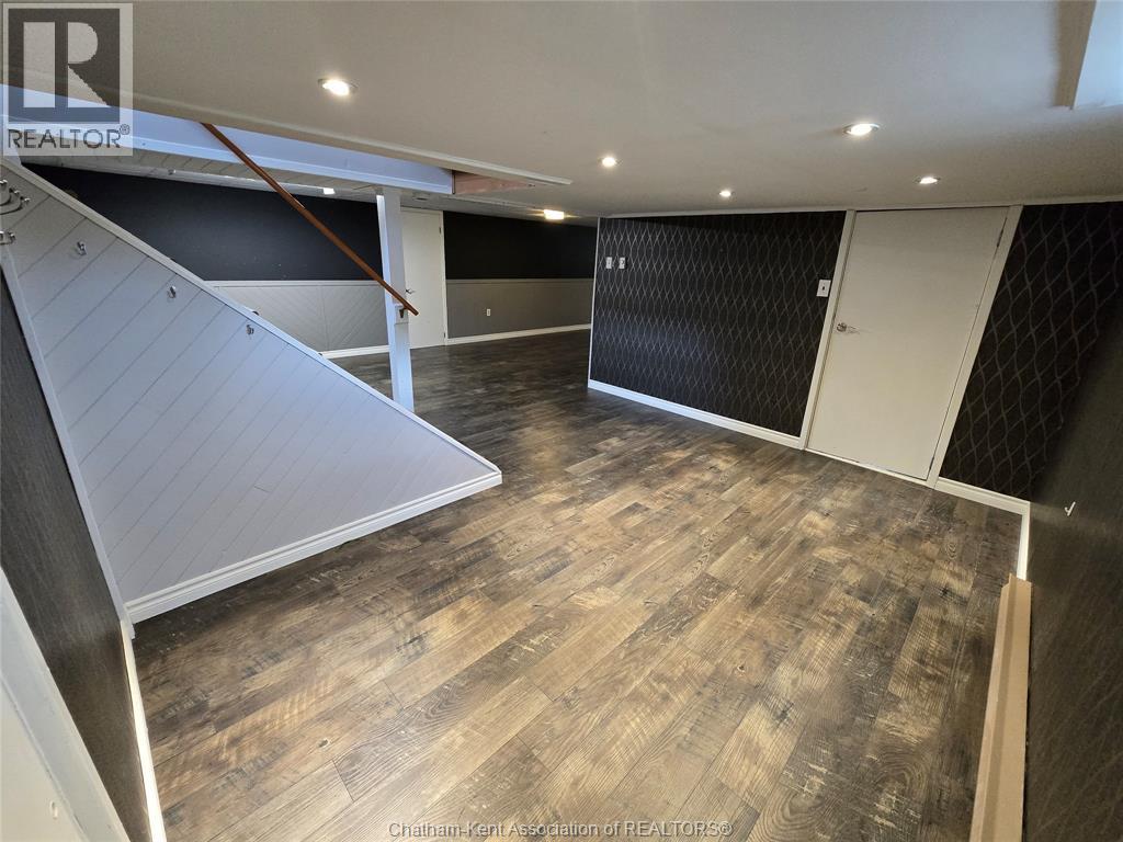 83 HOLLAND AVENUE - 27