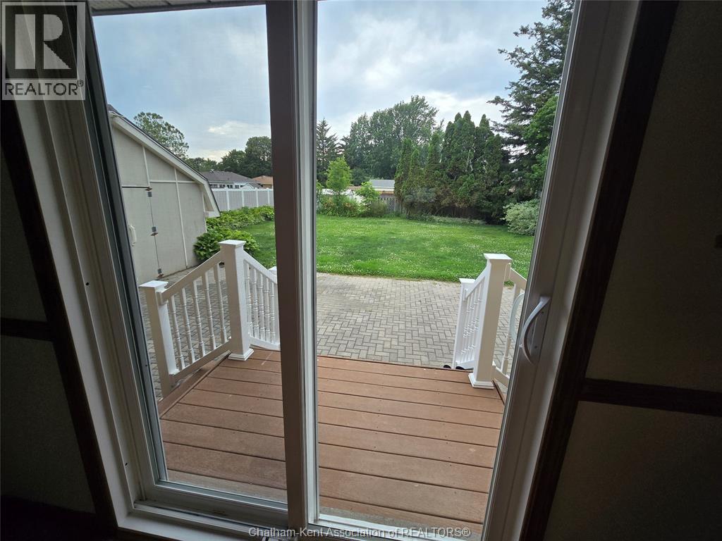 83 HOLLAND AVENUE - 38
