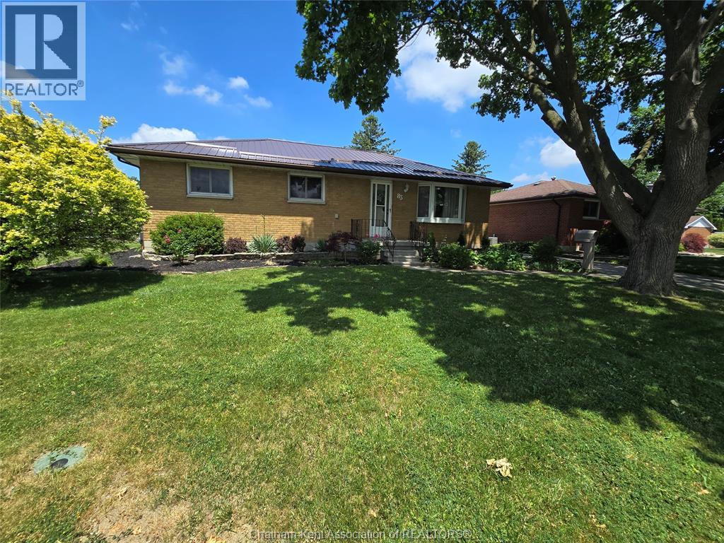 83 HOLLAND AVENUE - Image 4