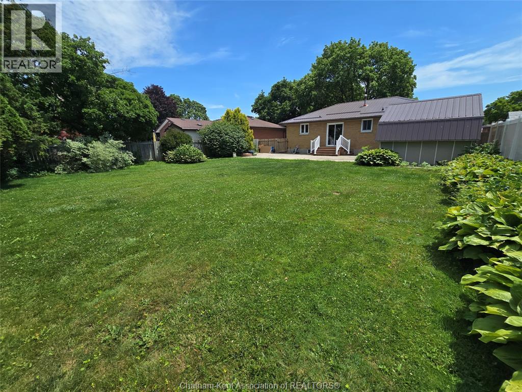 83 HOLLAND AVENUE - 40