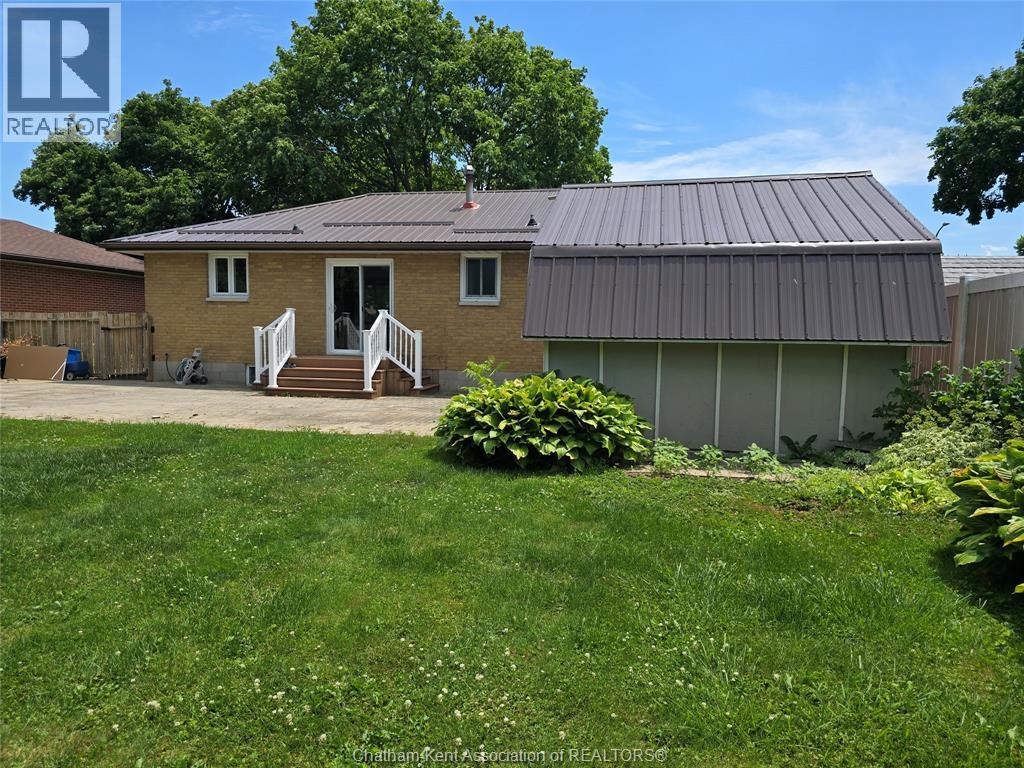 83 HOLLAND AVENUE - 41