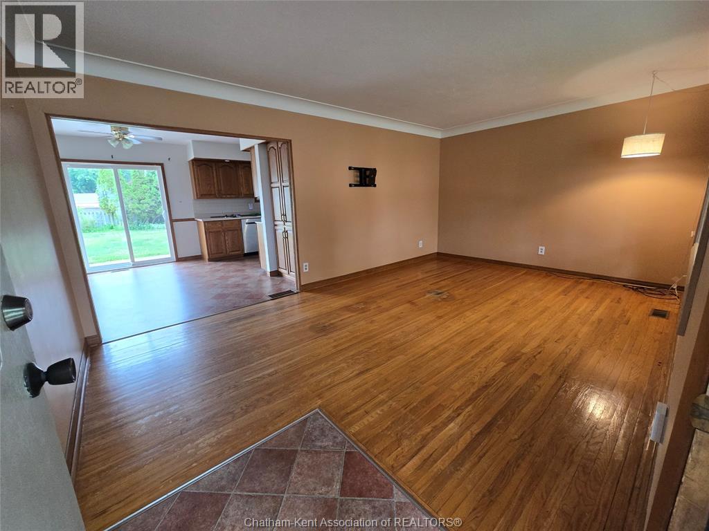 83 HOLLAND AVENUE - 8