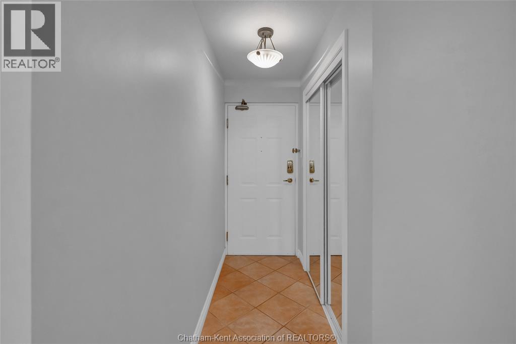 #201 10 Van Allen AVENUE - 10