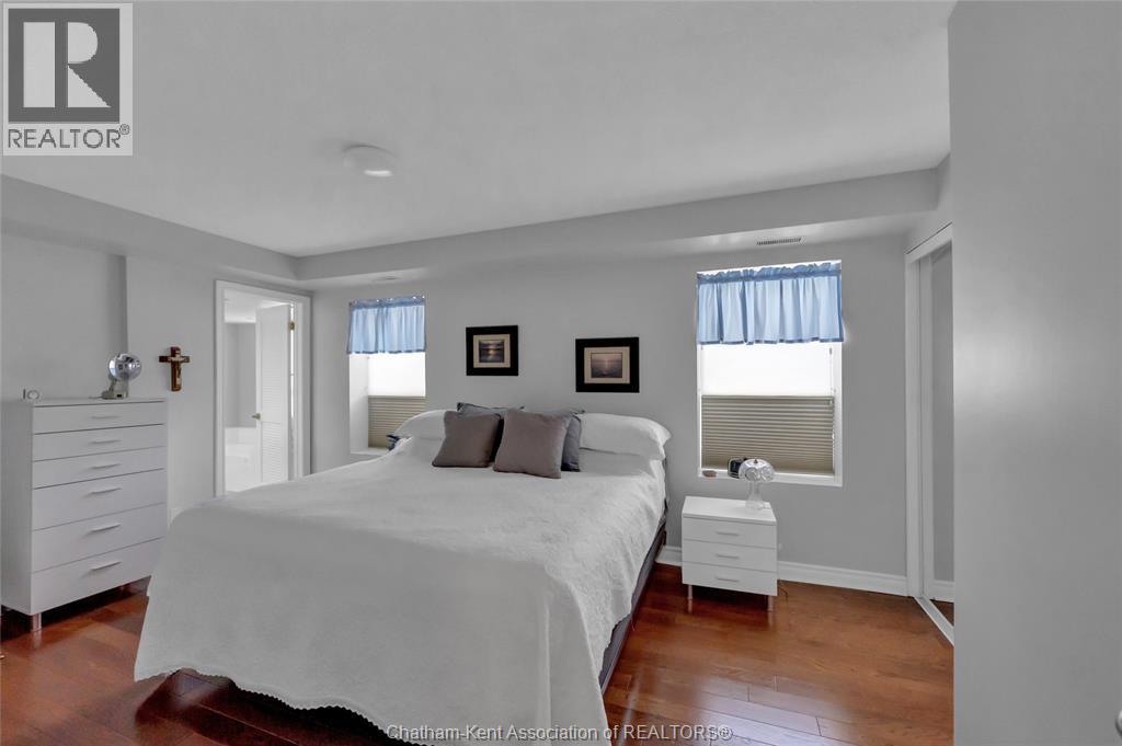 #201 10 Van Allen AVENUE - 11