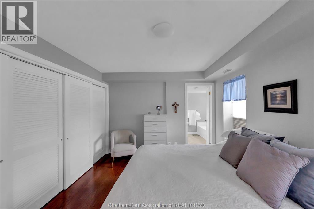 #201 10 Van Allen AVENUE - Image 12