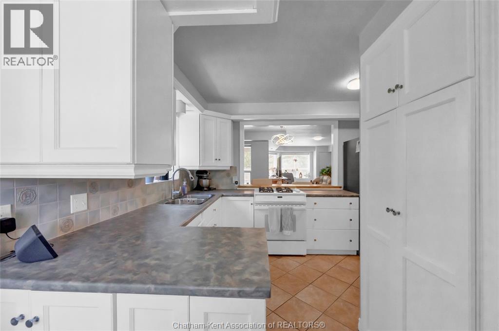 #201 10 Van Allen AVENUE - Image 28