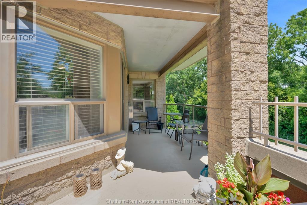 #201 10 Van Allen AVENUE - Image 4