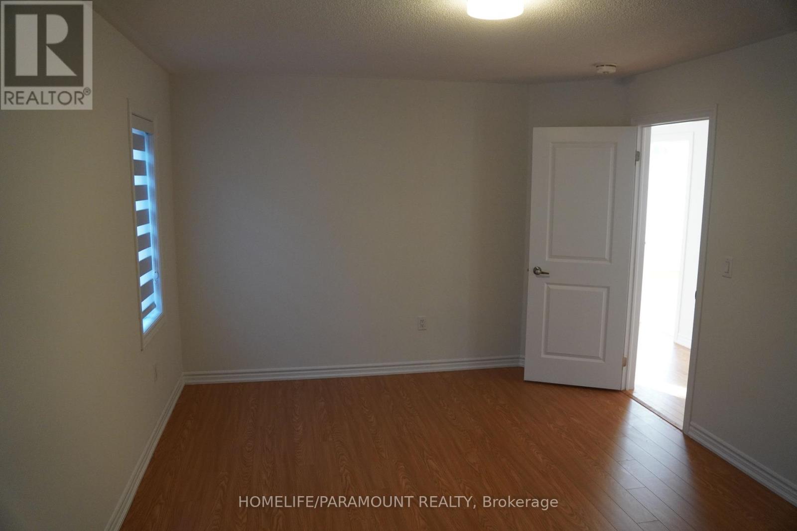 5 DOLOMITE DRIVE - 27