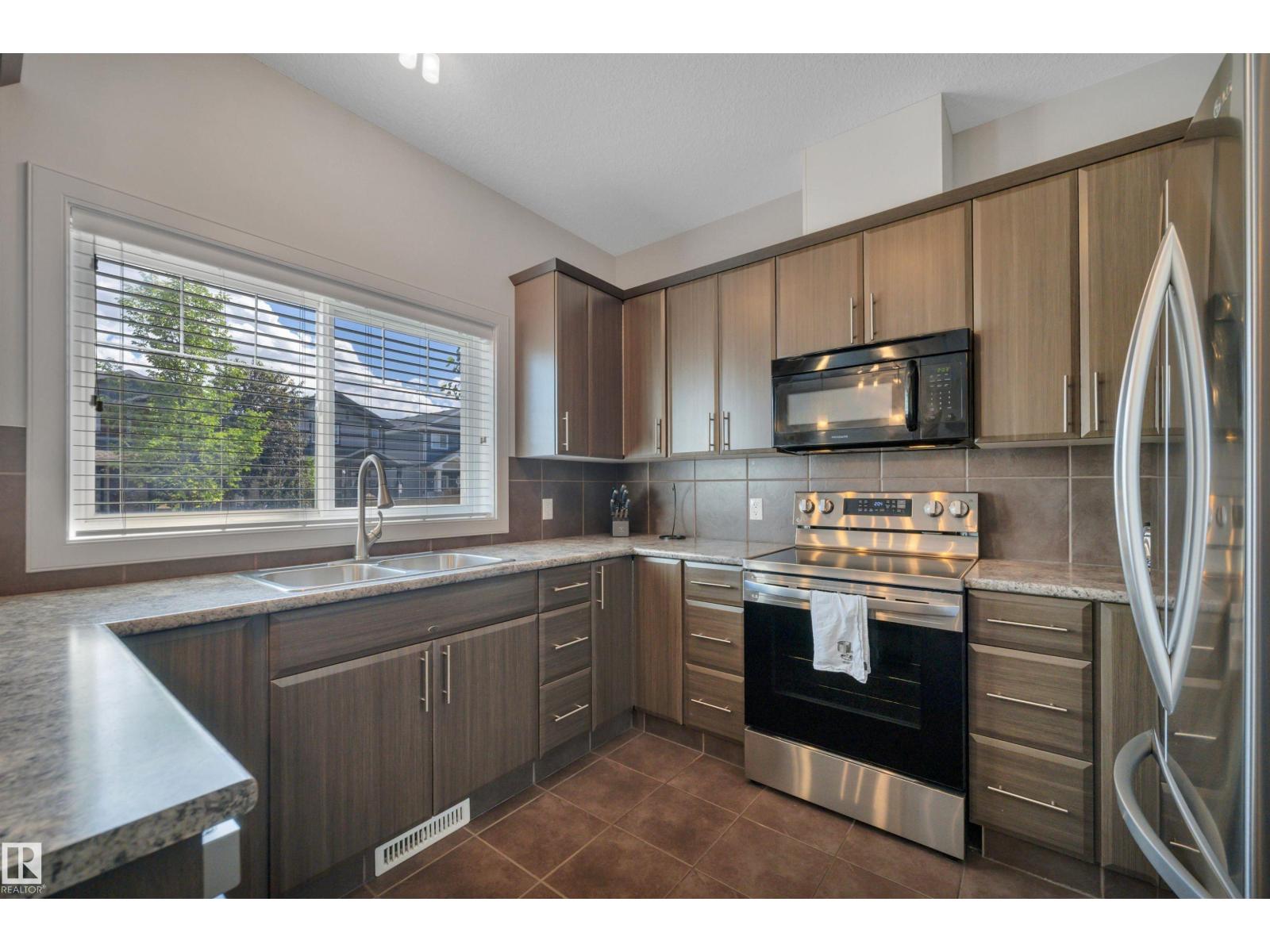 #36 450 Mcconachie Wy NW photo 3 — MLS® E4497252
