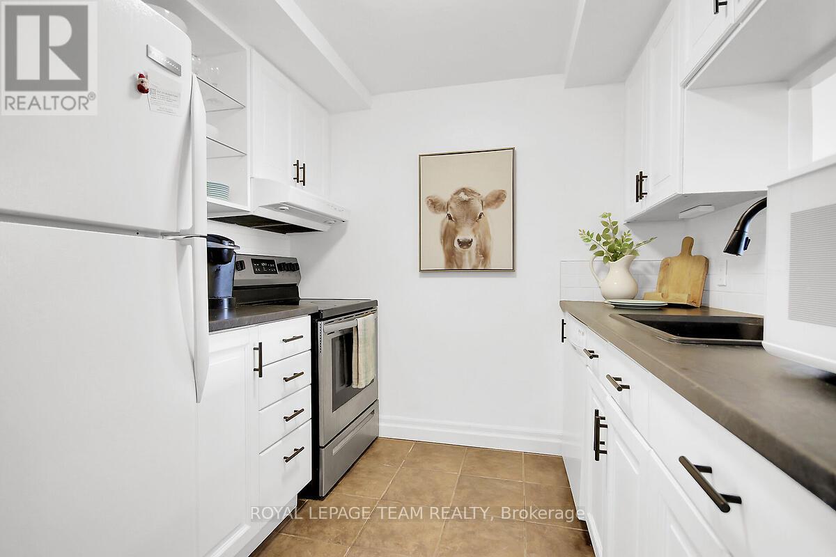 #608 35 HOLLAND AVENUE - 10