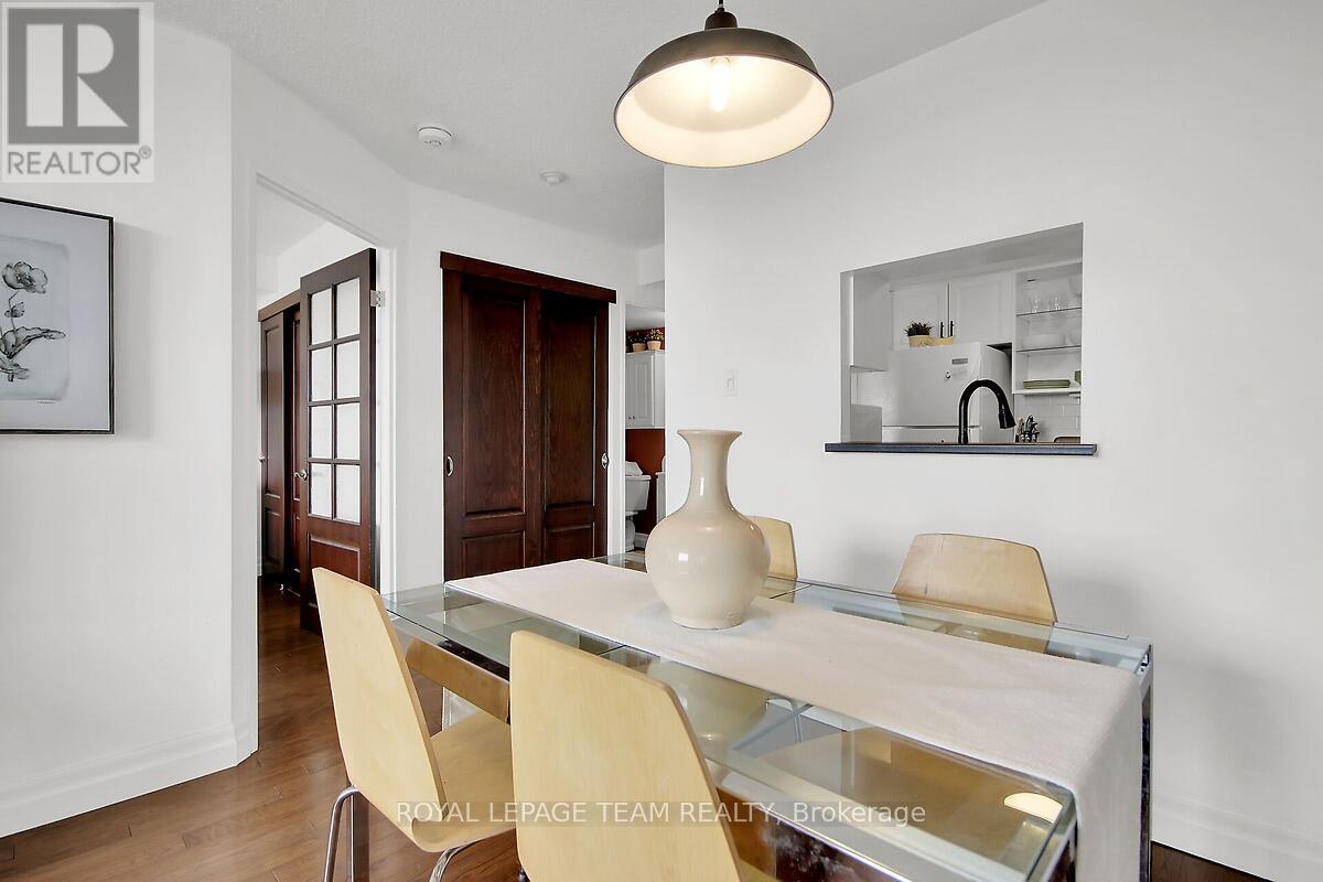 #608 35 HOLLAND AVENUE - 15