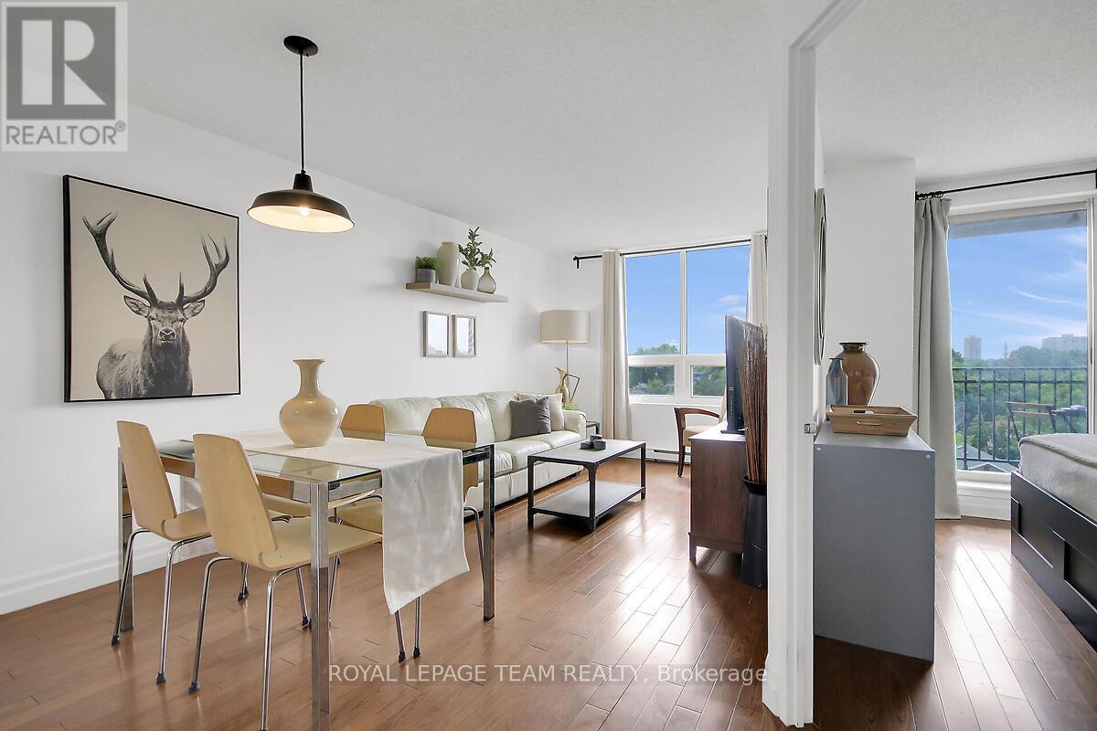#608 35 HOLLAND AVENUE - 18