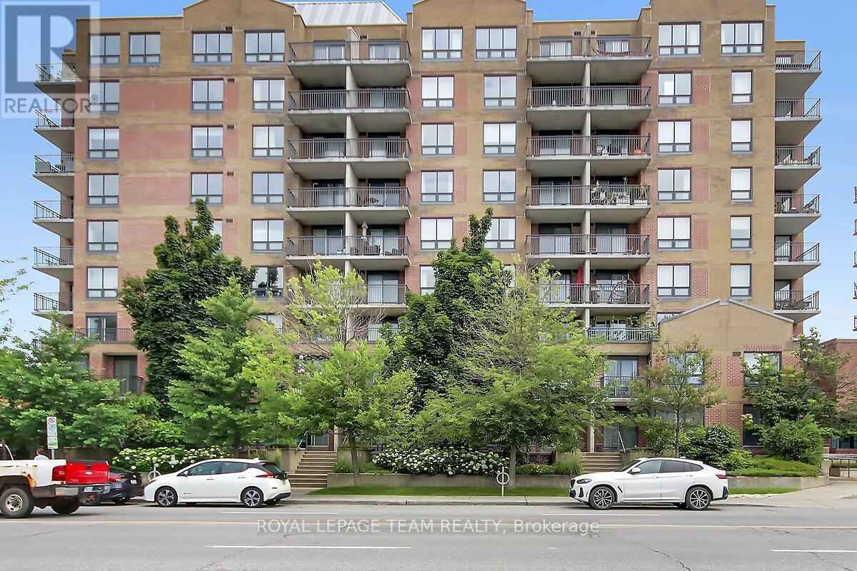 #608 35 HOLLAND AVENUE - 2