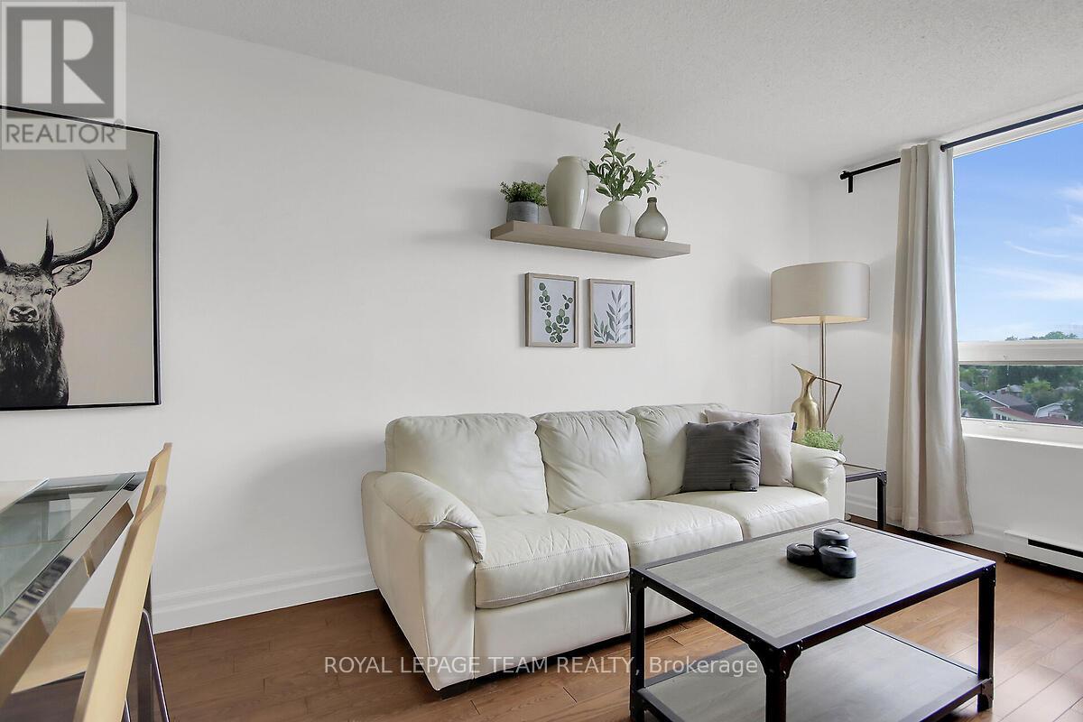 #608 35 HOLLAND AVENUE - 20