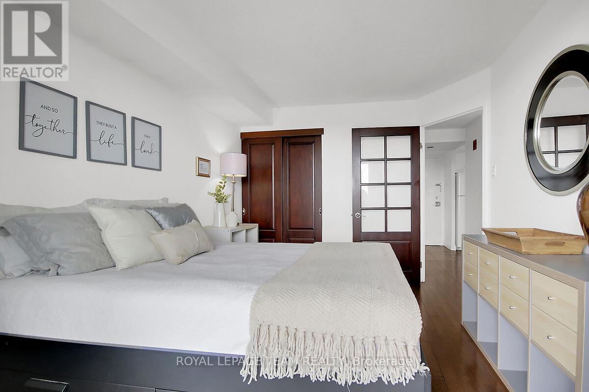#608 35 HOLLAND AVENUE - 28