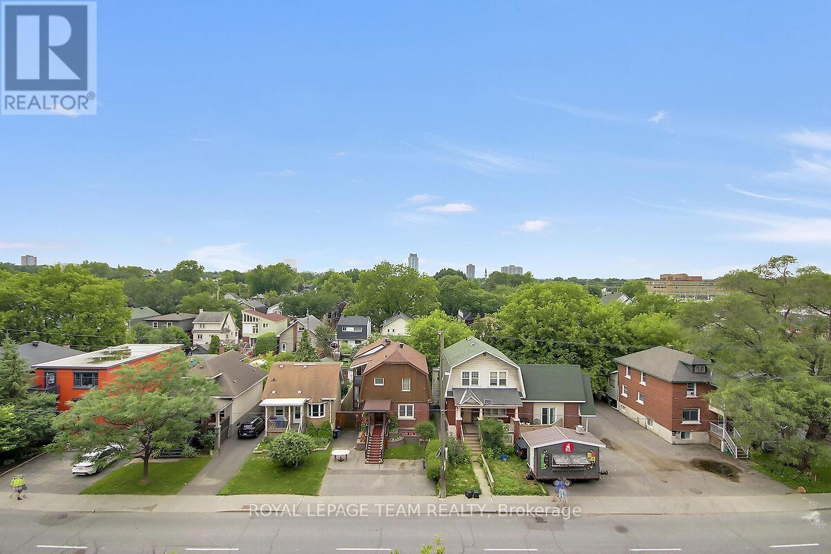 #608 35 HOLLAND AVENUE - 34