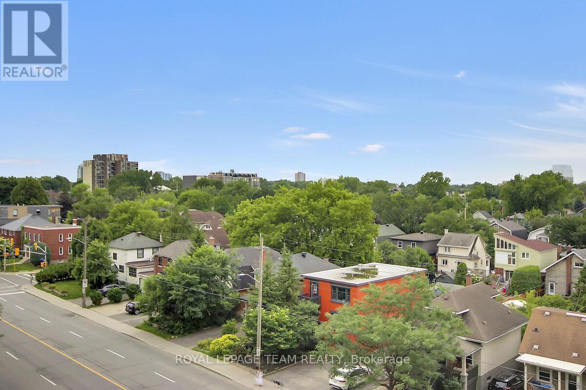#608 35 HOLLAND AVENUE - 35