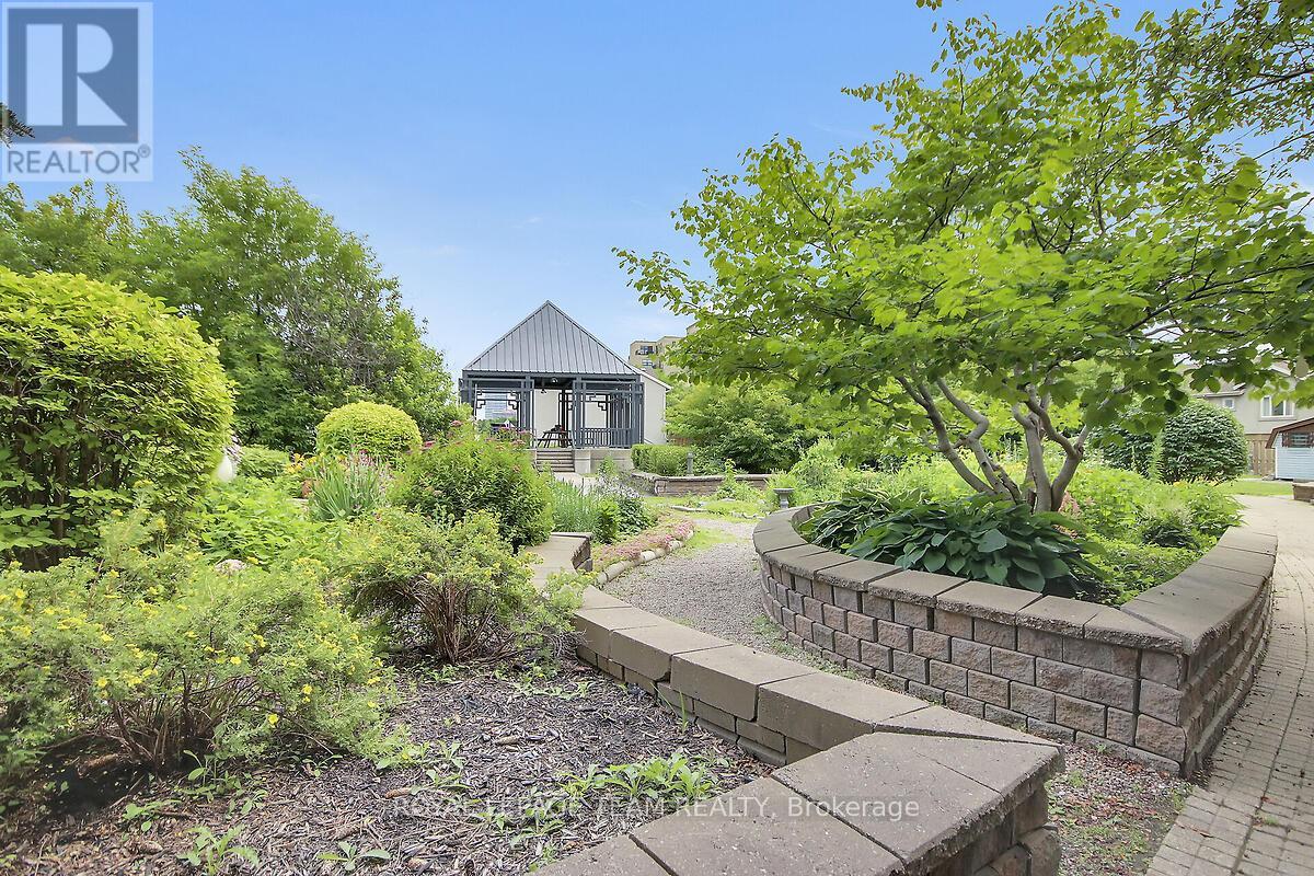 #608 35 HOLLAND AVENUE - 36