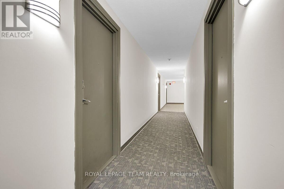 #608 35 HOLLAND AVENUE - 4