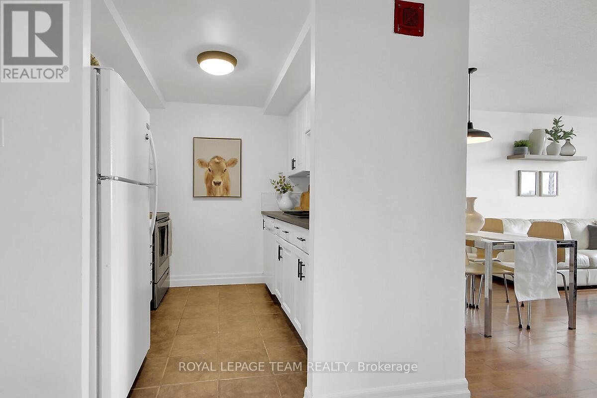 #608 35 HOLLAND AVENUE - 8