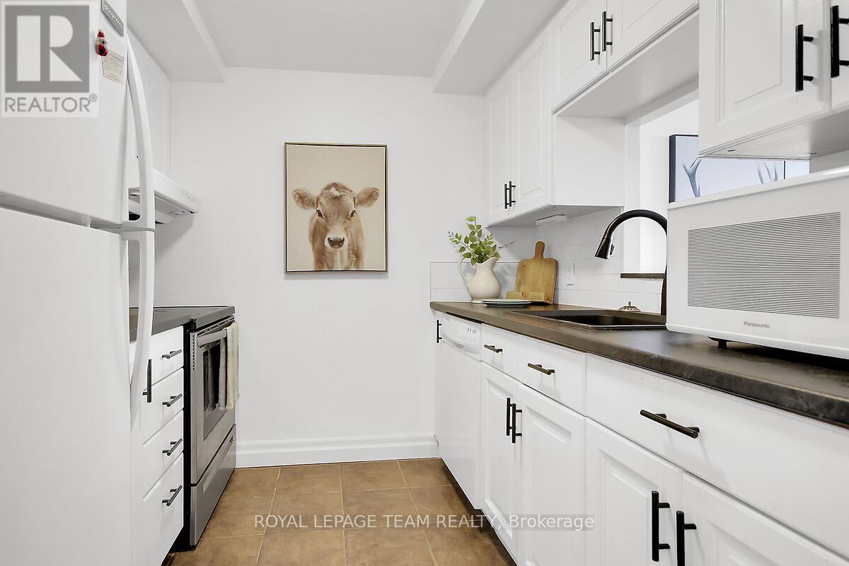 #608 35 HOLLAND AVENUE - 9