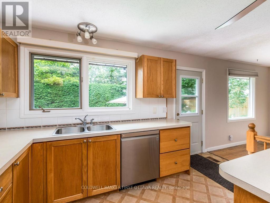 4 Bed, 2 Bath House for Sale in Ottawa – 84 CLEADON DRIVE, Ottawa – MLS# X13525202 - Image 16