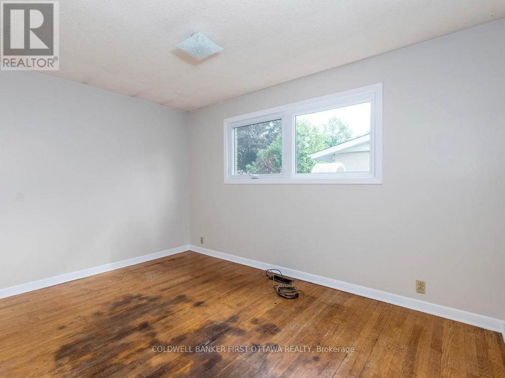 4 Bed, 2 Bath House for Sale in Ottawa – 84 CLEADON DRIVE, Ottawa – MLS# X13525202 - Image 21