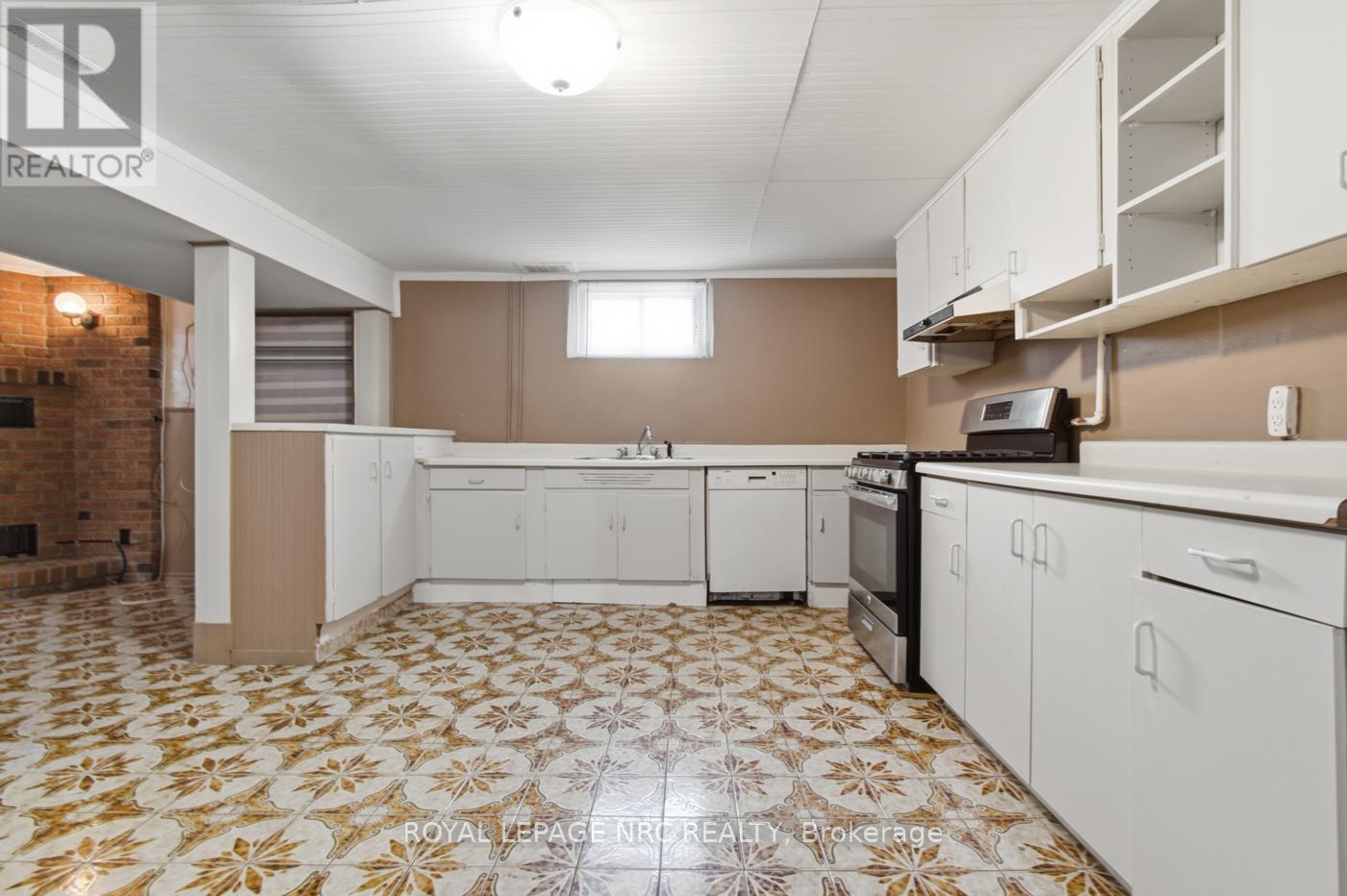 62 LINCOLN STREET - 30