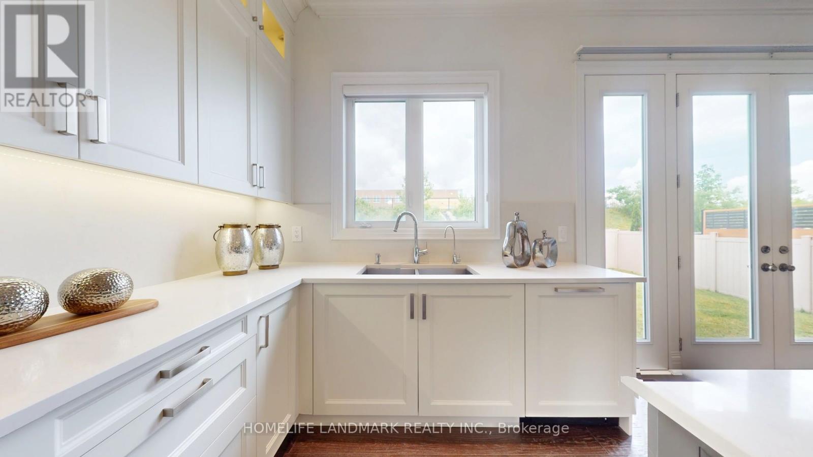 402 FARRELL ROAD - 17