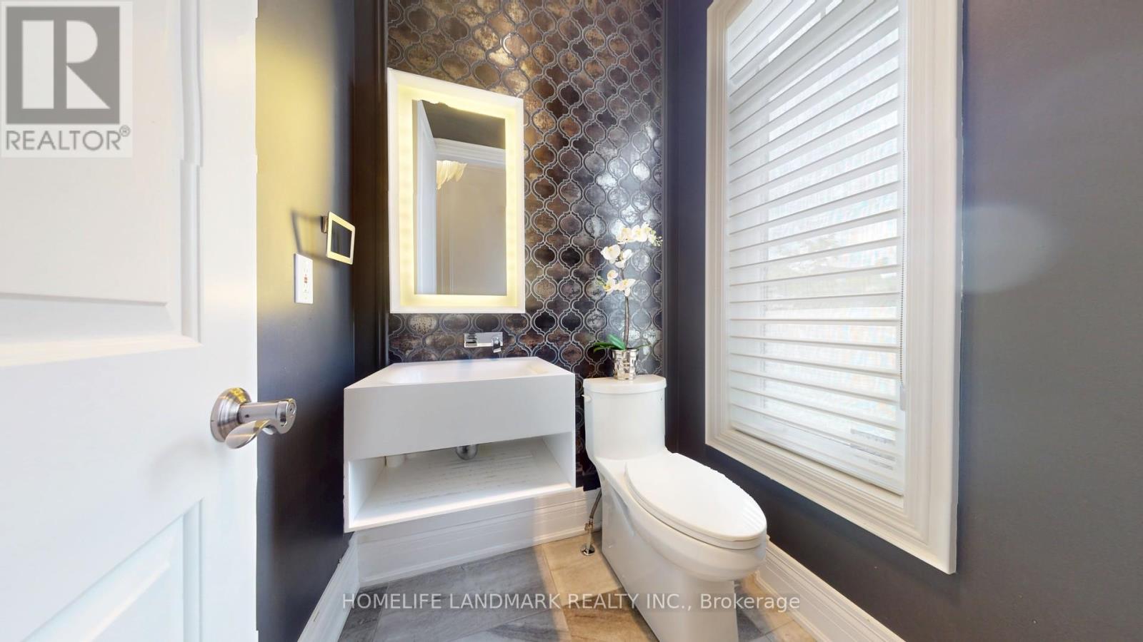 402 FARRELL ROAD - 24