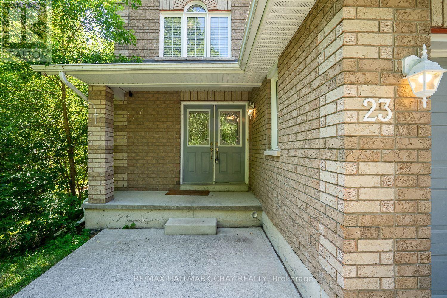 23 BURBANK CIRCLE - 11