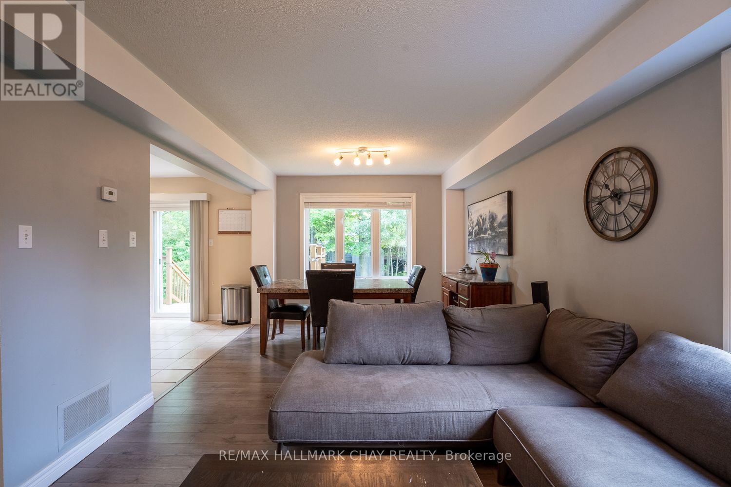 23 BURBANK CIRCLE - 12