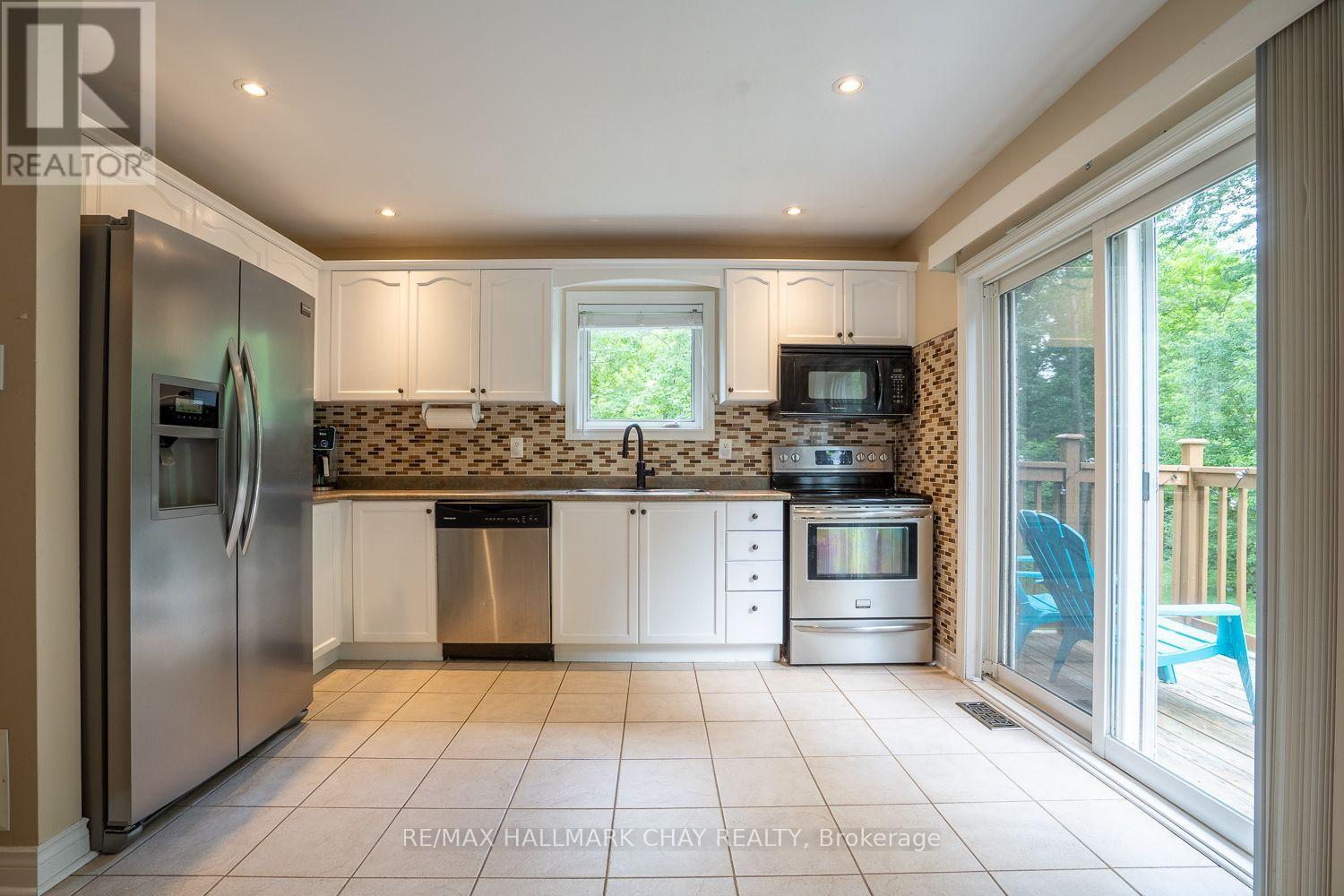 23 BURBANK CIRCLE - 18