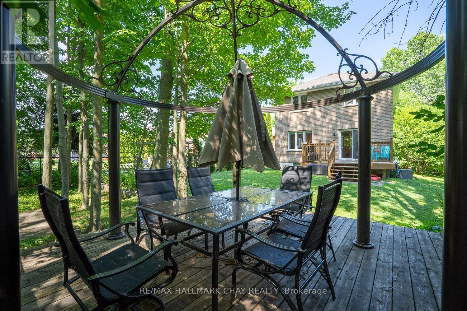23 BURBANK CIRCLE - 8
