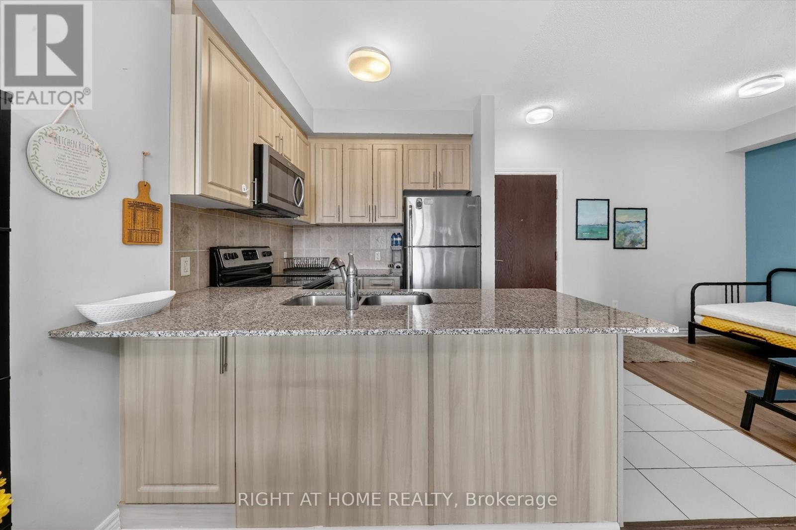 #409 216 OAK PARK BOULEVARD - 12