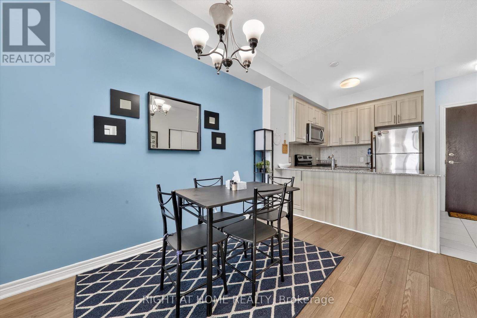 #409 216 OAK PARK BOULEVARD - 14
