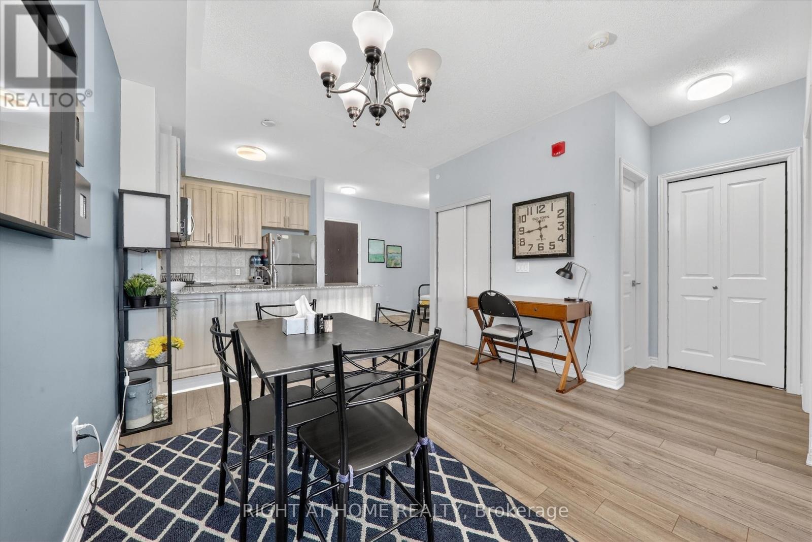 #409 216 OAK PARK BOULEVARD - 15