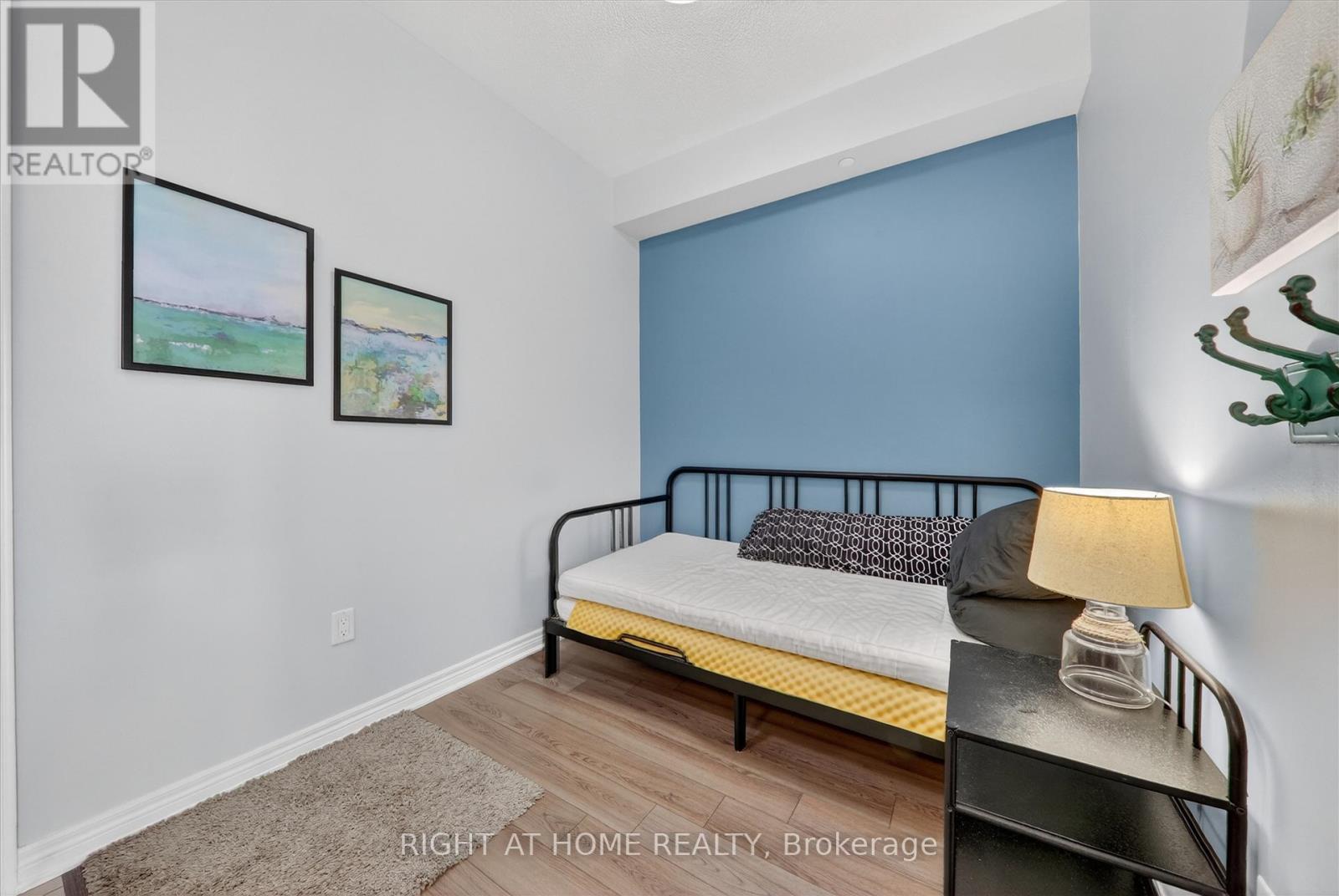 #409 216 OAK PARK BOULEVARD - 22
