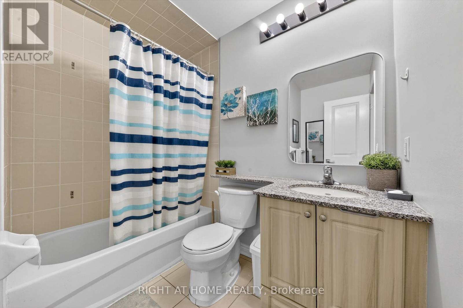 #409 216 OAK PARK BOULEVARD - 24