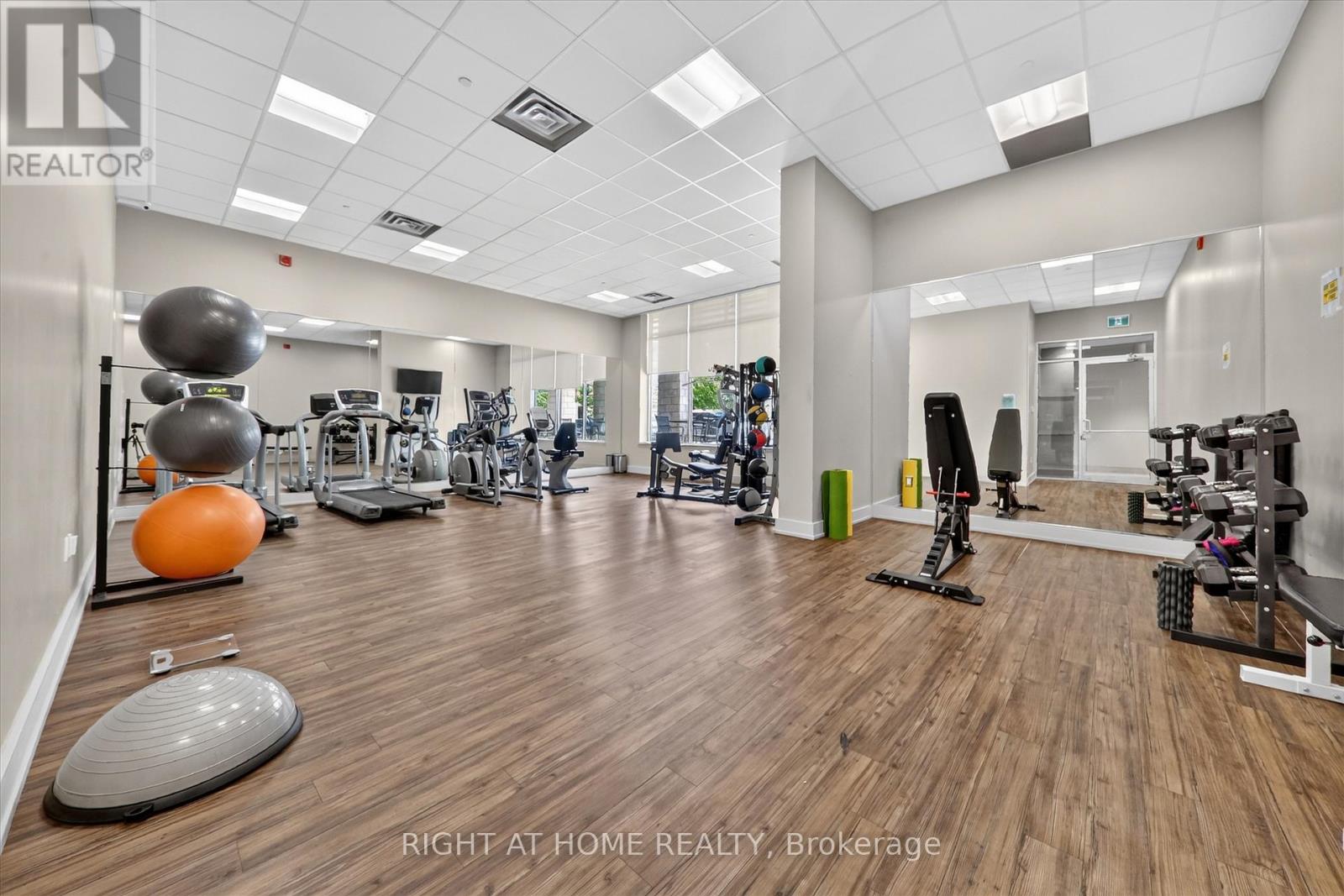 #409 216 OAK PARK BOULEVARD - 28