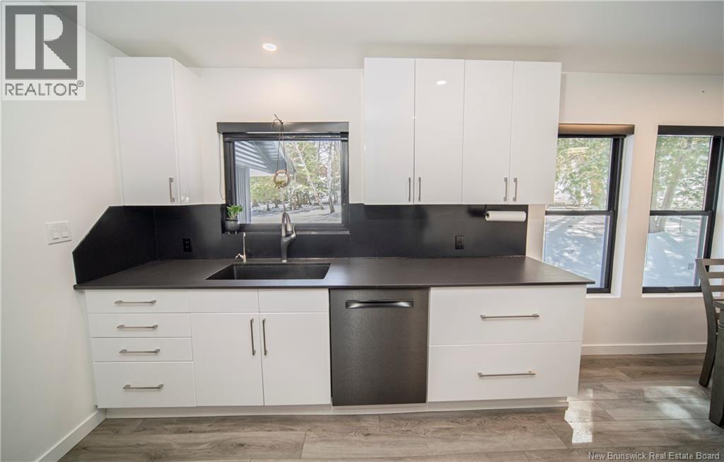34 Simcoe Court - Image 4