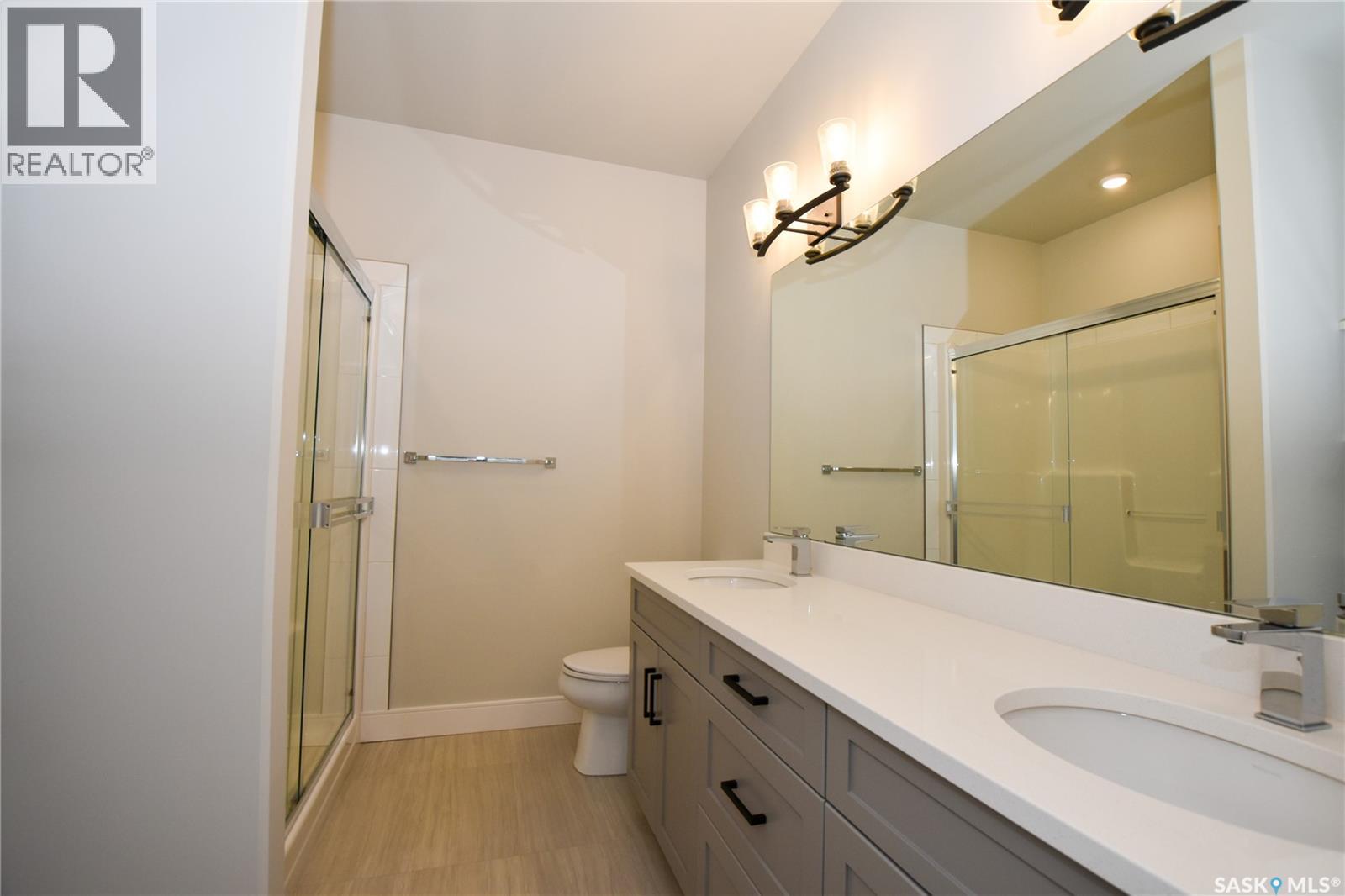 101 105 Willis CRESCENT — photo 24