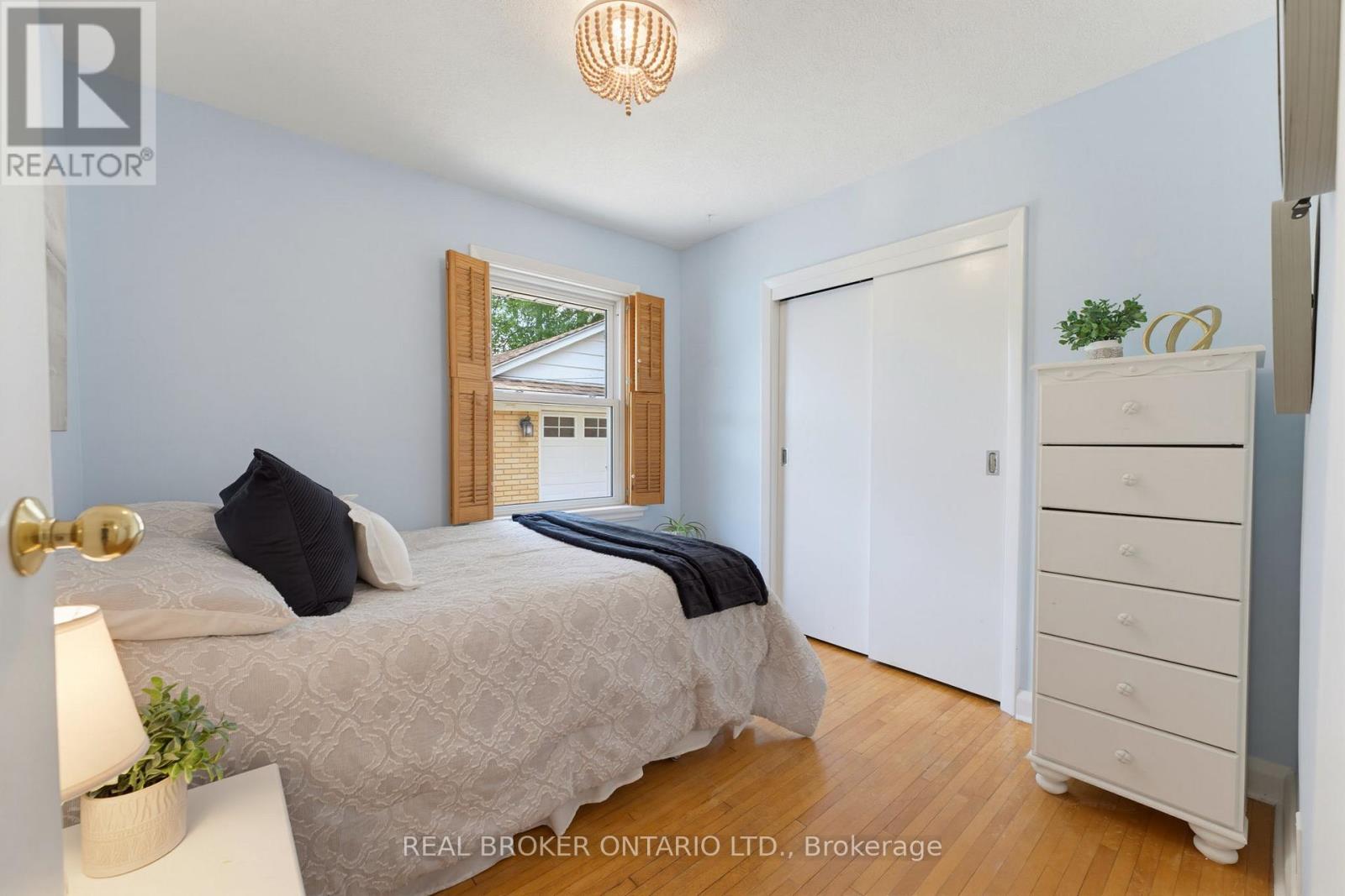 181 RODNEY STREET - 22