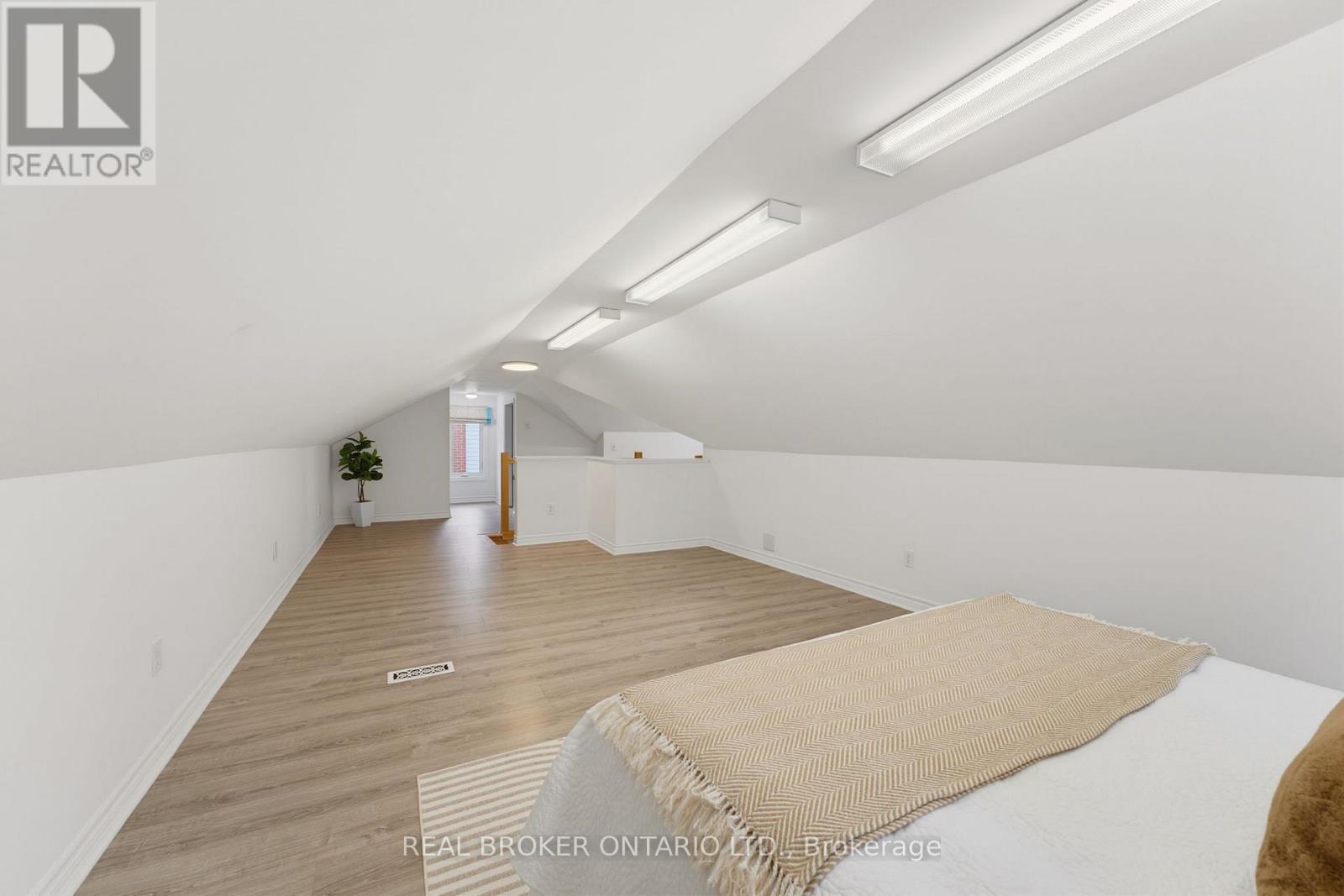 181 RODNEY STREET - 26